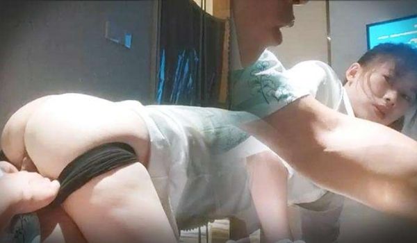 老王探花真实搞足疗女衬衣美腿极品御姐拨开短裤磨蹭