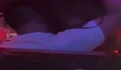 酒吧醉.酒男女大.厅当众.不雅行.为事.