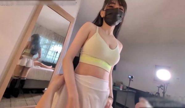 会喷水的亲姐姐姐姐练完瑜伽后就要吃鸡吧