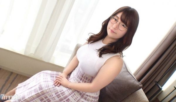 SIRO-4449第一枪G罩杯少妻比老公更硬更壮