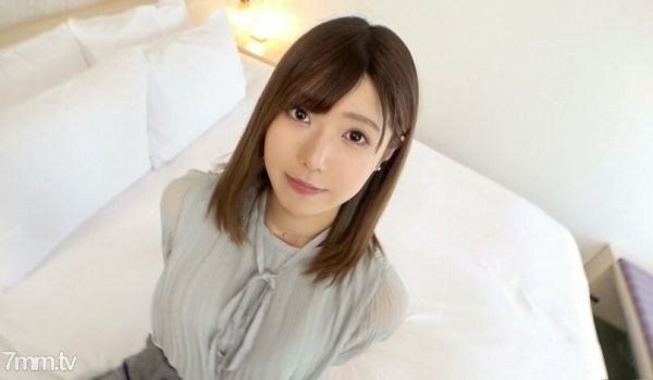 SIRO-4456第一枪美丽的接待员有差距真诚的