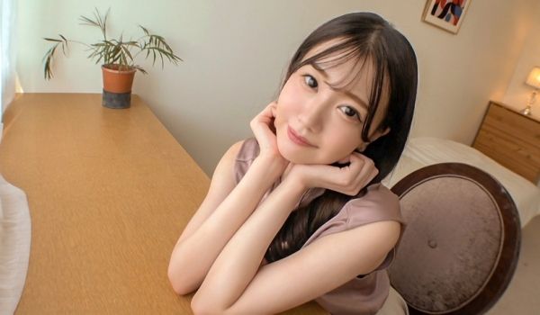SIRO-5195一位整洁的女大学生说我花钱出国