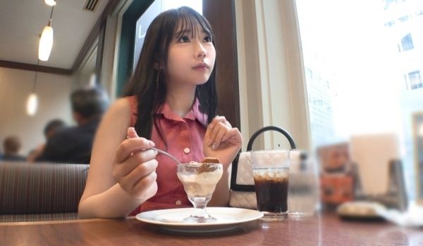SIRO-5338抱歉心情太大了漂亮的接待员忍不