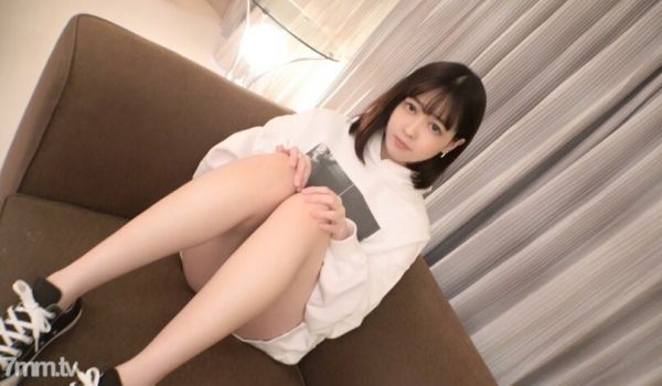 SIRO-4442第一枪粘皮傻逼JD杂货店的招牌