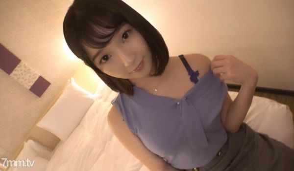 SIRO-4103第一枪皮肤白皙的求职生认真的女