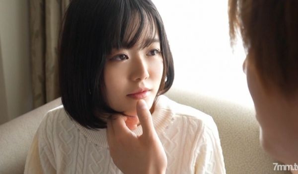 807-NICO-01清澈的眼睛和黑发的纯情色少
