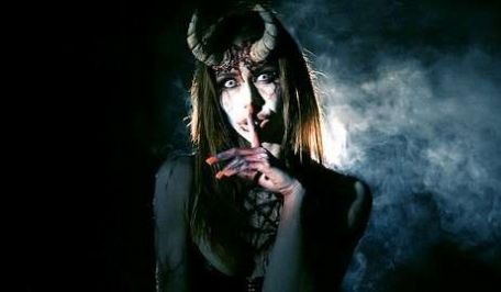 在森林里的少女变成魔鬼的玩偶#性交